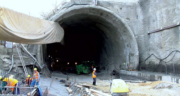 Строительство туннеля в Татрах 